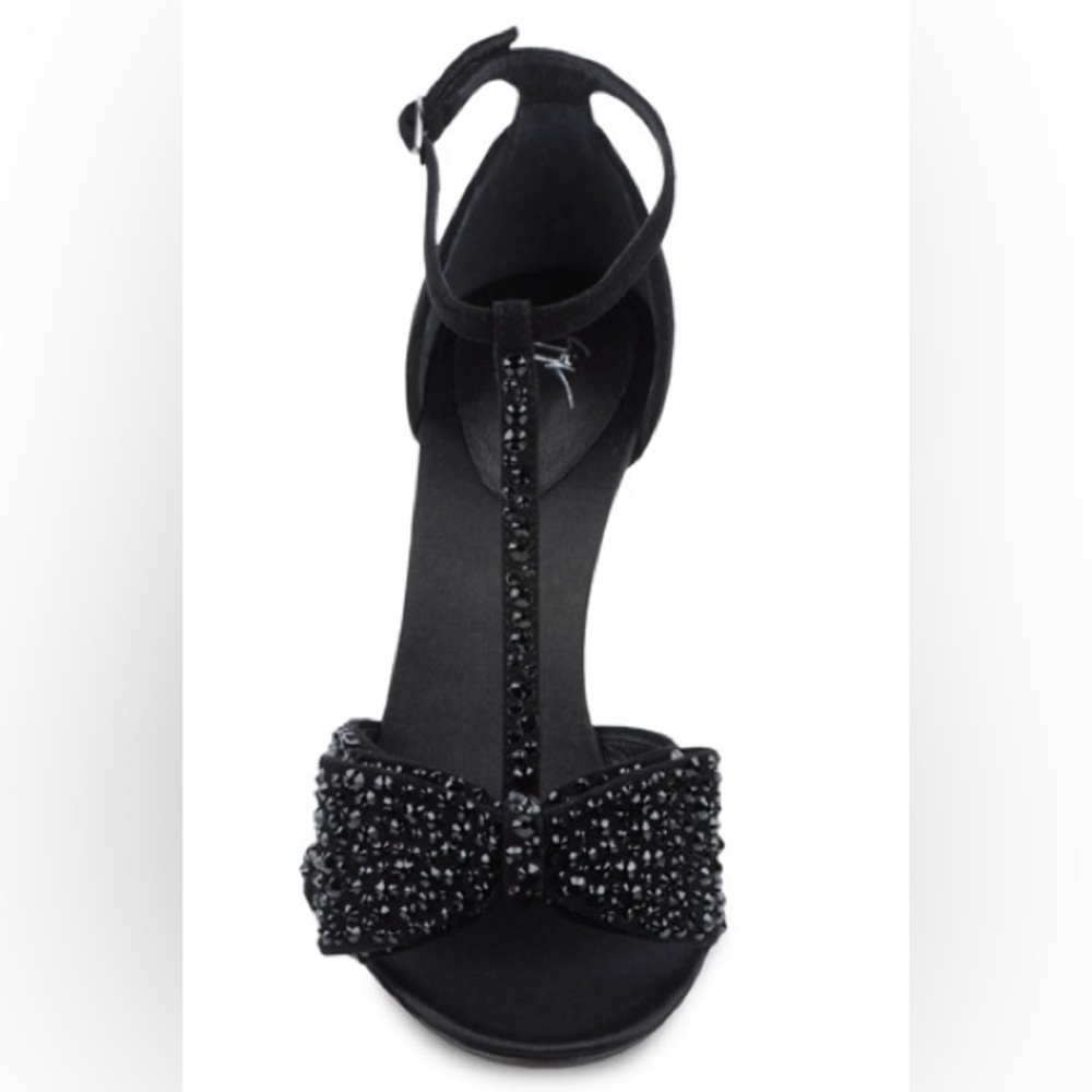 Giuseppe Zanotti
Bejeweled Bow-Toe Sandal Size 40 - Picture 5 of 6